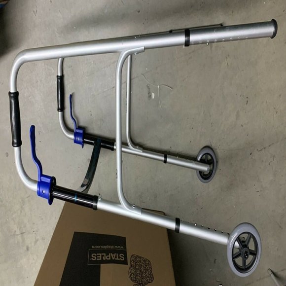 ✅🚨🆕🔴🌸S🌸A🌸L🌸E🌸⭐️🔴📢DRIVE MEDICAL Trigger FOLDING WALKER🟢💸BUY NOW❗️💸🟢 - Picture 13 of 16